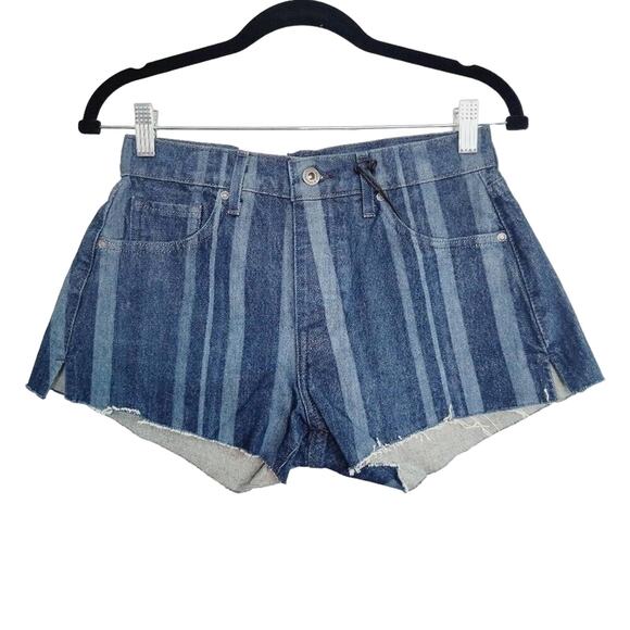 Levi's Denim Booty Shorts Womens Size 26 Laser Striped High Rise Raw Hem NEW - Picture 2 of 16
